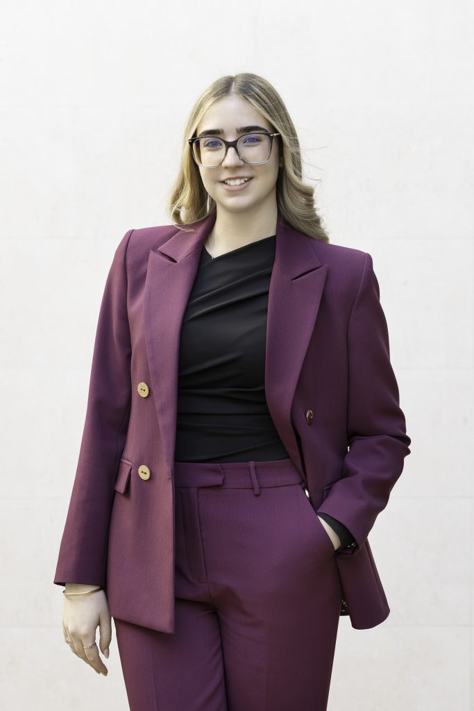 Eva Cámara Sirvent, área laboral