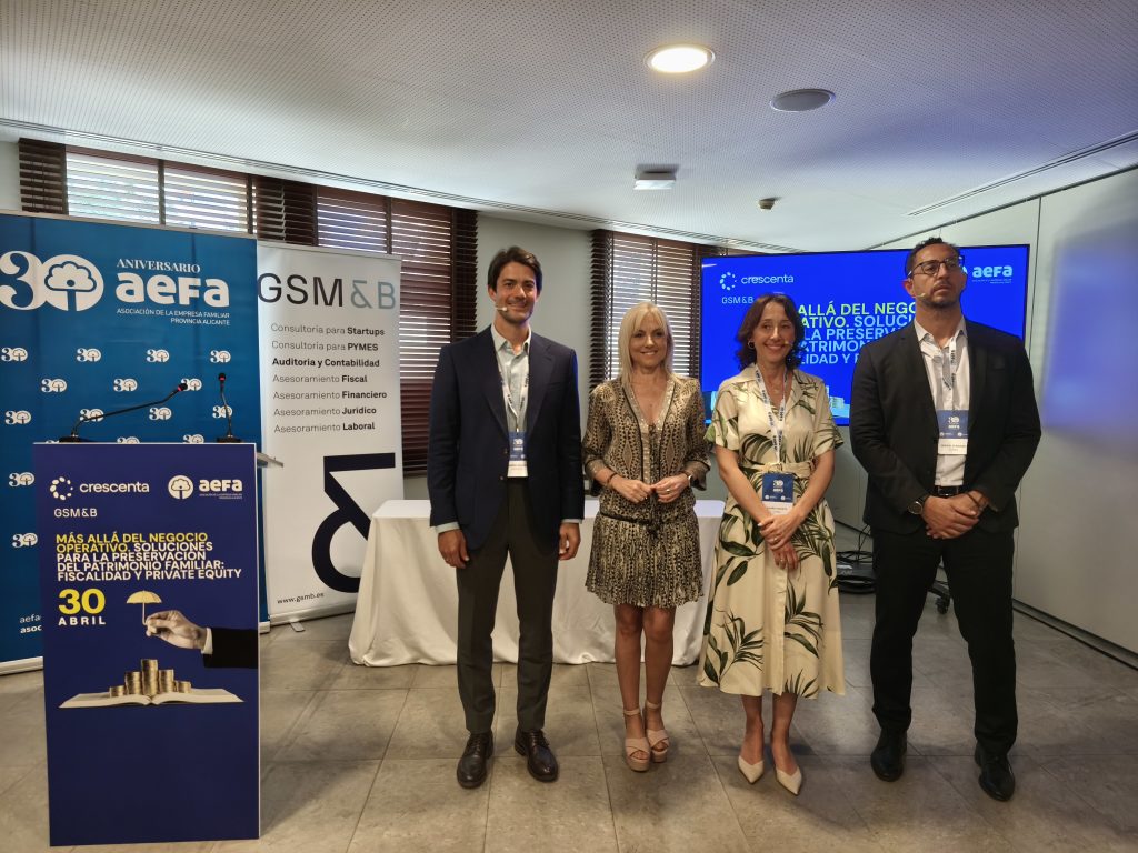 Ramiro Iglesias, CEO de Crescenta, Maite Antón, Presdienta de AEFA, Laura Vicente, socia directora ejecutiva de GSM&B y Sergio Serrano, Director General de GSM&B Agencia de Valores